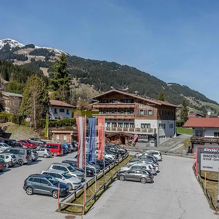 Apartment In With Ski-in, Out *